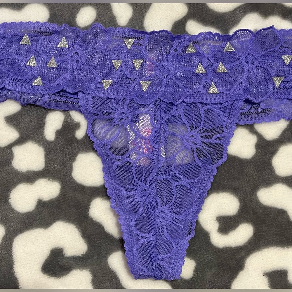 PINK xtra low rise thong panties